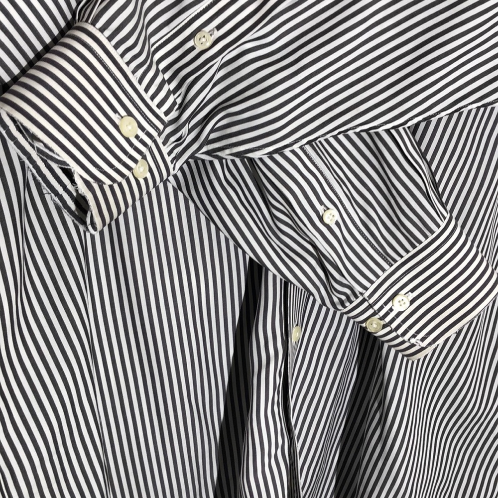 BROOKS BROTHERS dress shirt. - Picture 4 of 8